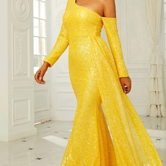 Miss ord One-Shoulder Yellow Sequin Evening Dress - Picture 6 of 7